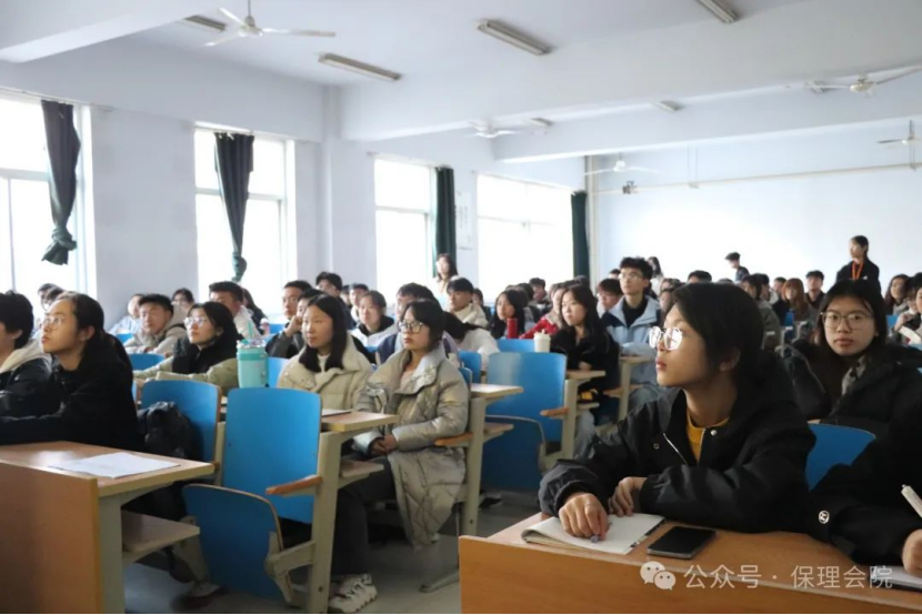 beat365英国官网会计学院团旗引领成长路，培训铸就青春梦
