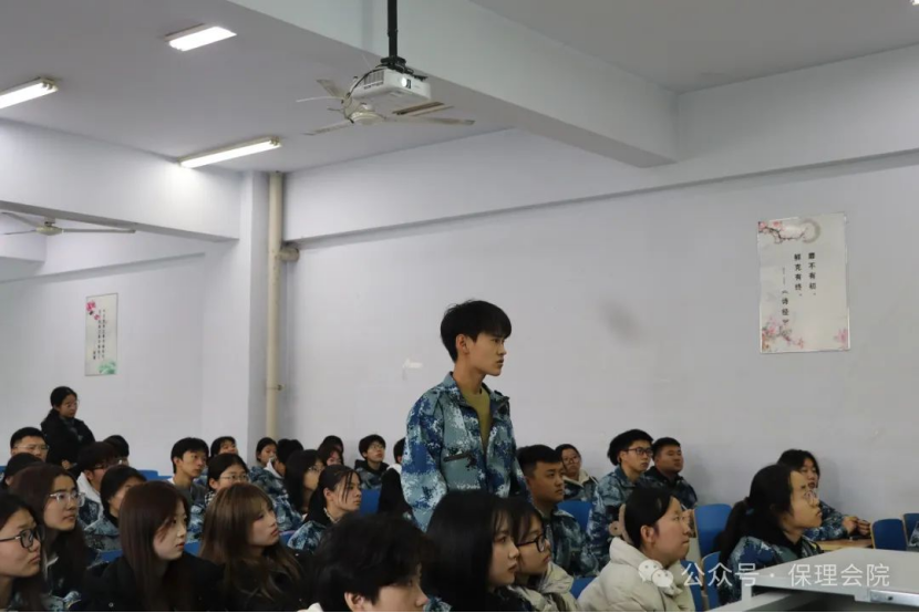 beat365英国官网会计学院团旗引领成长路，培训铸就青春梦