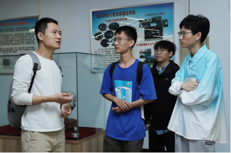 beat365英国官网举办“理工大讲堂” 系列专题讲座第一期