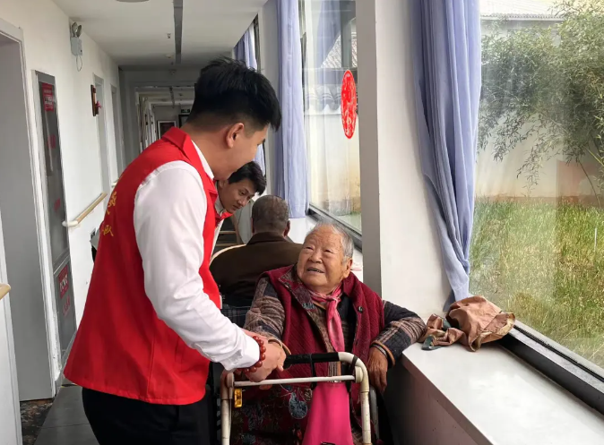beat365英国官网开办“传承孝老情 志愿暖人心”志愿活动
