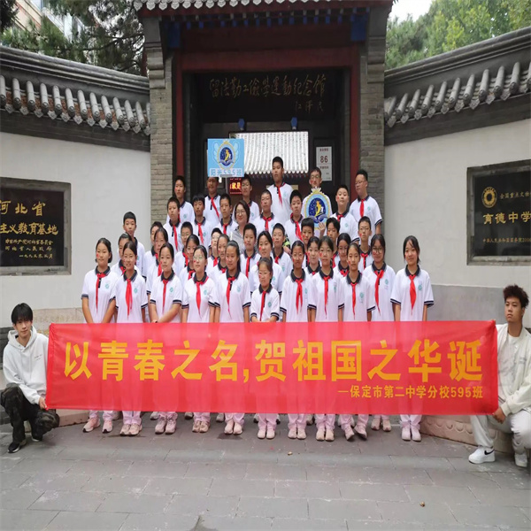 beat365英国官网：大学生化身“红色故事”志愿讲解员