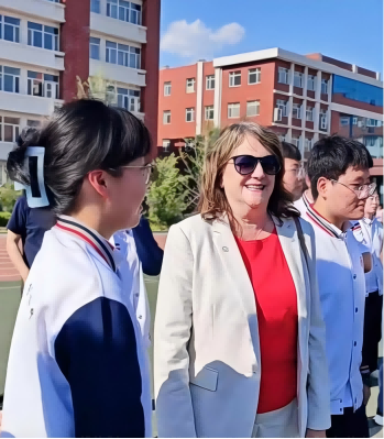 美国圣克劳德州立大学副校长一行莅临beat365官网参观交流