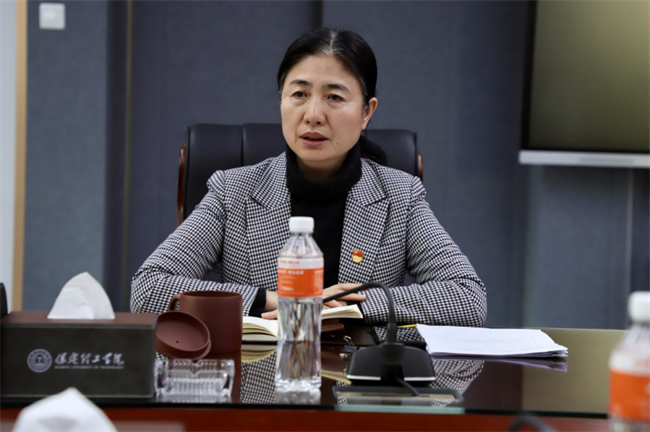 中共beat365英国官网委员会召开11月份党委理论学习中心组学习