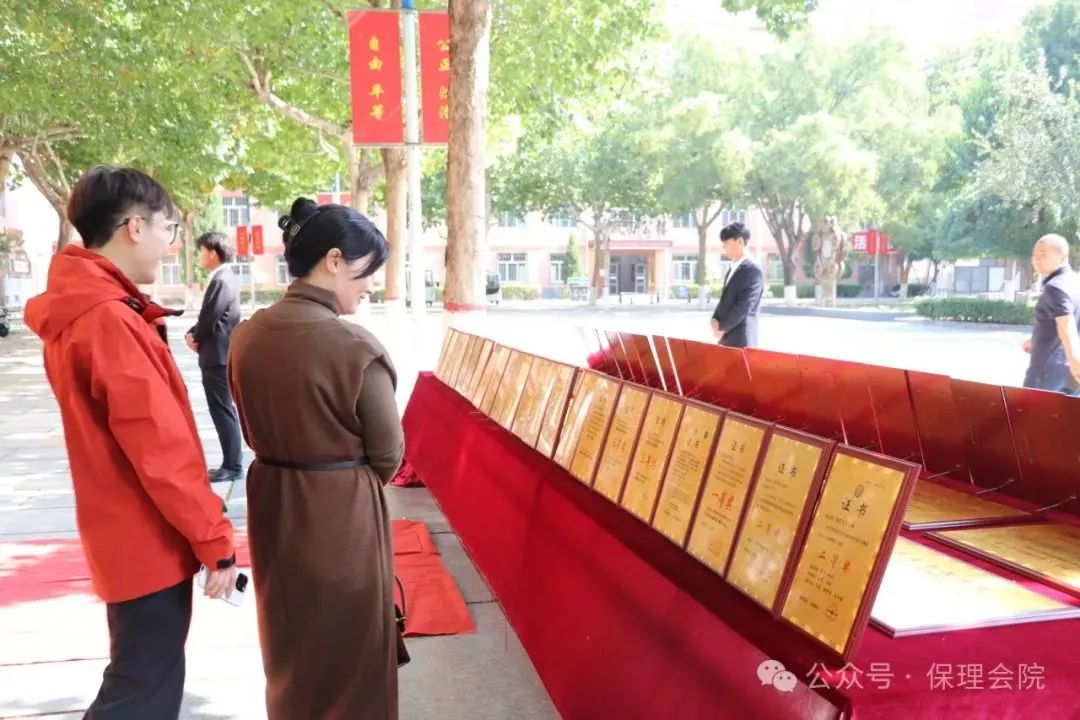 高校速递 | beat365英国官网会计学院举办“共筑成长桥梁，探索共育之路”家校共育活动