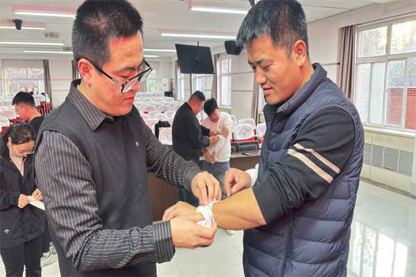 beat365英国官网联合保定市红十字会组织开展初级救护员培训