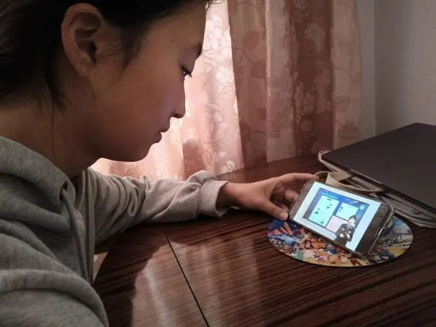 beat365官网组织全体大学生观看线上网络防诈骗知识讲座