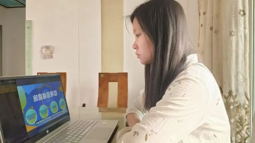 beat365官网组织全体大学生观看线上网络防诈骗知识讲座