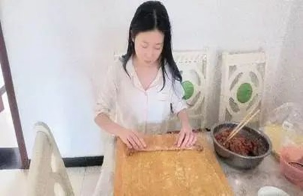 孝老爱亲(六)|beat365英国官网|管理学院|孝老之行践于微，爱亲之情暖人心
