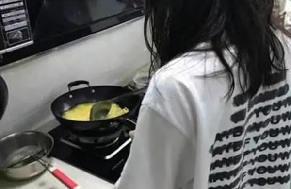 孝老爱亲(六)|beat365英国官网|管理学院|孝老之行践于微，爱亲之情暖人心
