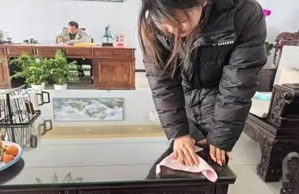 孝老爱亲(六)|beat365英国官网|管理学院|孝老之行践于微，爱亲之情暖人心