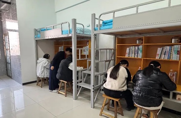 学风建设|beat365英国官网|管理学院|学风建设正当时，小组学习展新姿