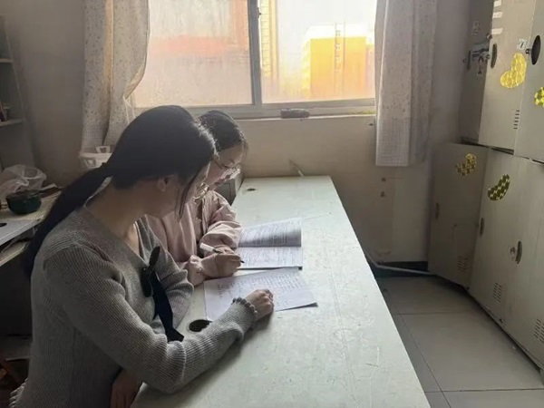 学风建设|beat365英国官网|管理学院|学风建设正当时，小组学习展新姿