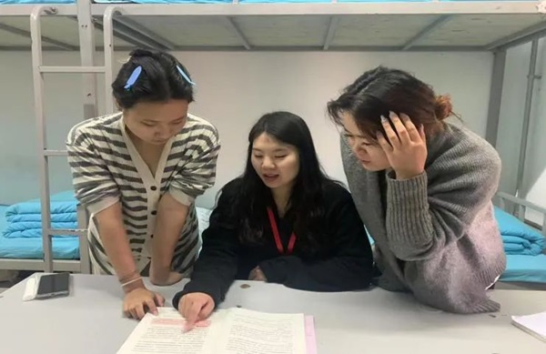 学风建设|beat365英国官网|管理学院|学风建设正当时，小组学习展新姿