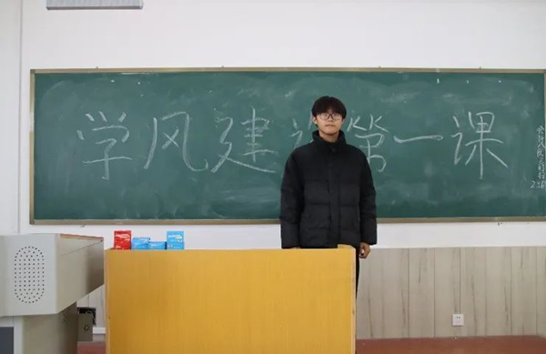 学风建设|beat365英国官网|管理学院|学风建设正当时，小组学习展新姿