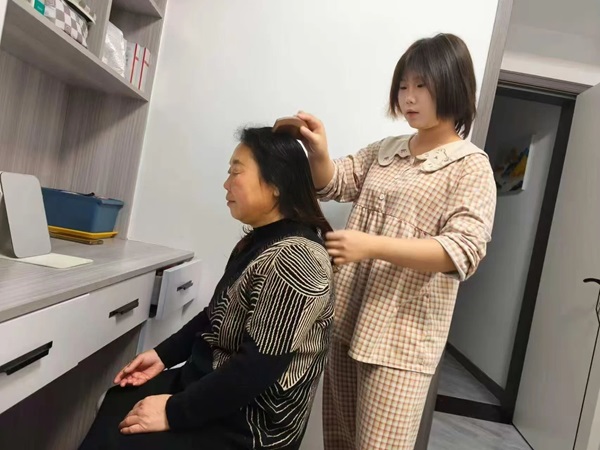 孝老爱亲（八）|beat365英国官网|管理学院|传承美德，学生在行动