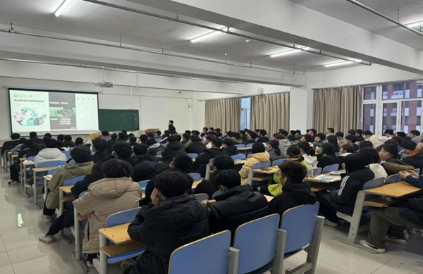 安全教育|beat365英国官网|管理学院|开展反诈主题班会，筑牢校园安全防线