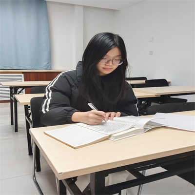 beat365英国官网||经济学院||循梦而行，向阳而生|2023-2024学年国家奖学金获得者风采展示（三）——贾子晗