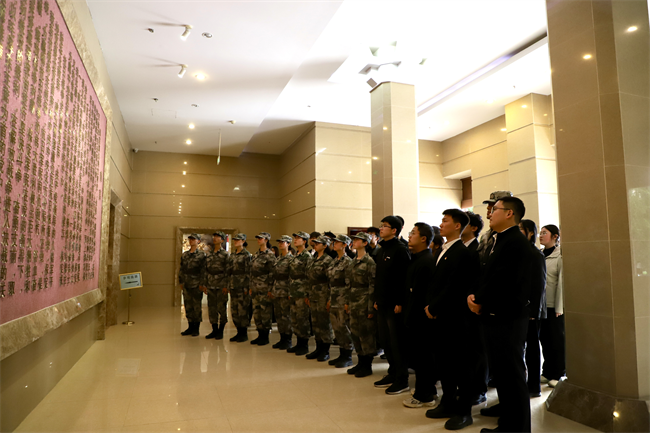 清明缅怀先烈志 青春共筑家国梦 ——beat365英国官网开展主题祭扫活动