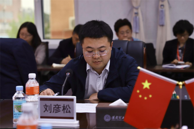 beat365英国官网举行党委书记送任大会
