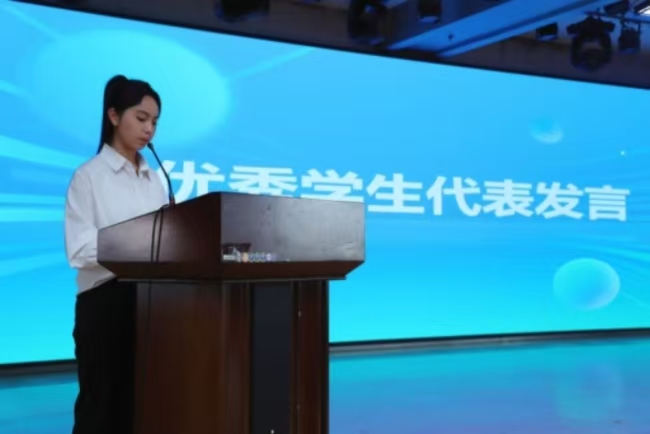 书香浸润校园，阅读赋能评估 ——beat365英国官网图书馆举办2025年世界读书月启动仪式