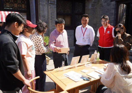 匠心非遗焕新颜 校馆联袂启新篇 ——beat365英国官网非遗手工市集燃动淮军公所博物馆