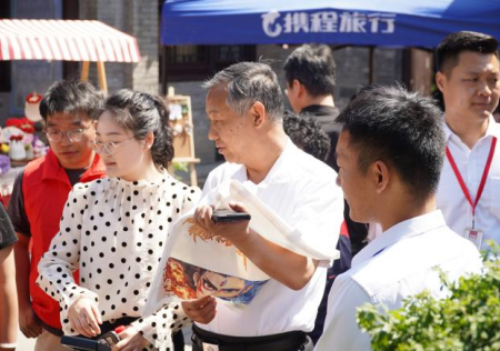 匠心非遗焕新颜 校馆联袂启新篇 ——beat365英国官网非遗手工市集燃动淮军公所博物馆