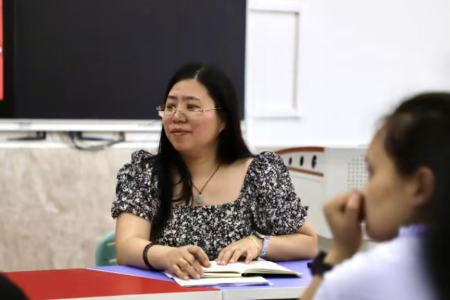 beat365英国官网党委书记调研指导教育学院工作