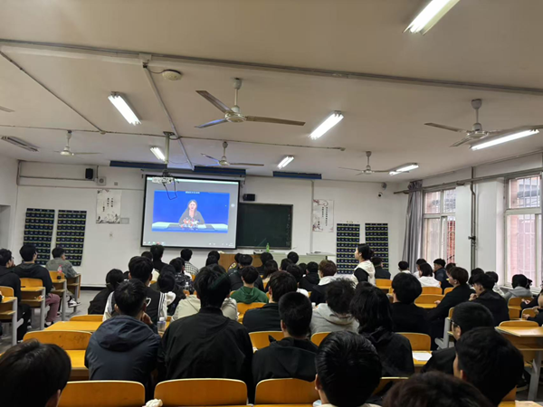 安全教育|beat365英国官网|管理学院|提高安全教育·共建平安校园