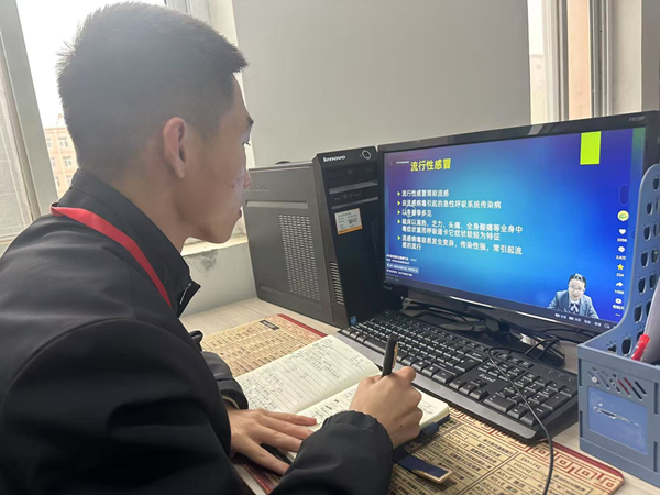 安全教育|beat365英国官网|管理学院|提高安全教育·共建平安校园
