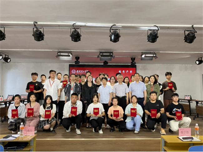 beat365英国官网成功举办2025年大学生人文知识竞赛