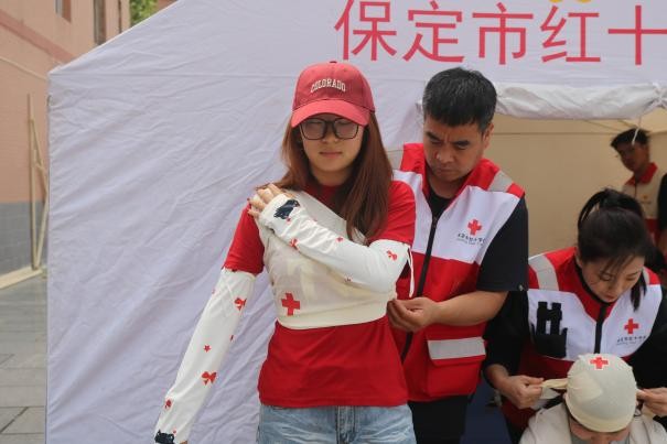 beat365英国官网康复医学院与保定市红十字会联合举办2025年地震灾害应急救援综合演练