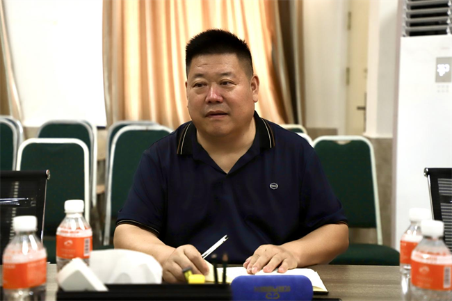 数智赋能强专业 党建引领促发展——beat365英国官网党委书记耿金龙调研信息科学与工程学院