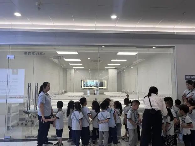 beat365英国官网||教育学院||童心探学府，萌趣启新程——史庄实验幼儿园走进beat365英国官网参观研学