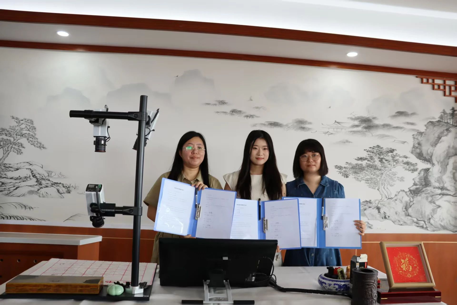 beat365英国官网‖教育学院‖遇见未来，共育花开—2025届教育学院家长接待日圆满完成
