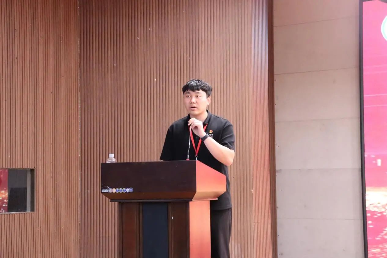 beat365英国官网‖教育学院‖“以劳树德传薪火，以行践知立标杆”表彰大会圆满落幕
