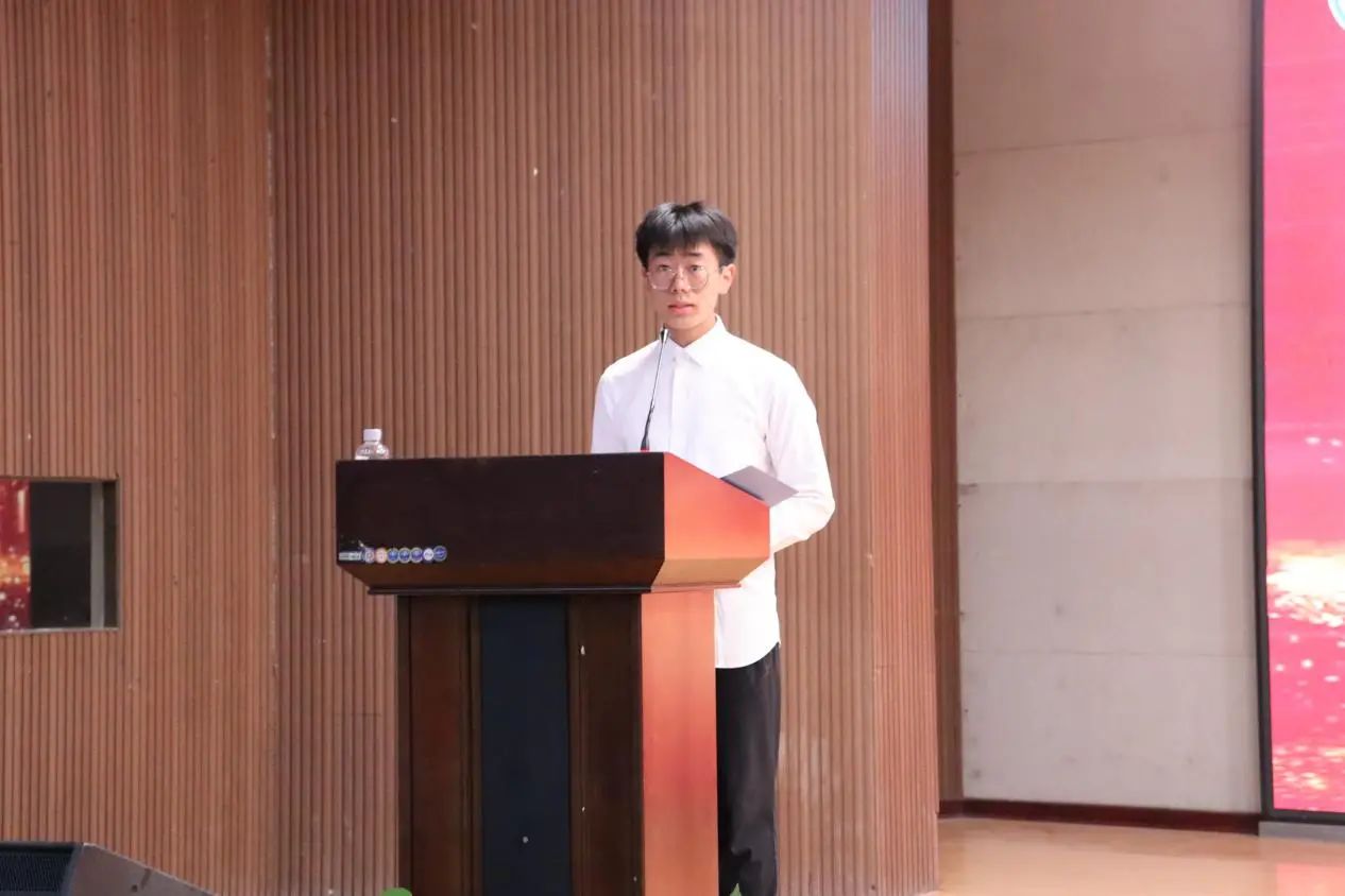 beat365英国官网‖教育学院‖“以劳树德传薪火，以行践知立标杆”表彰大会圆满落幕