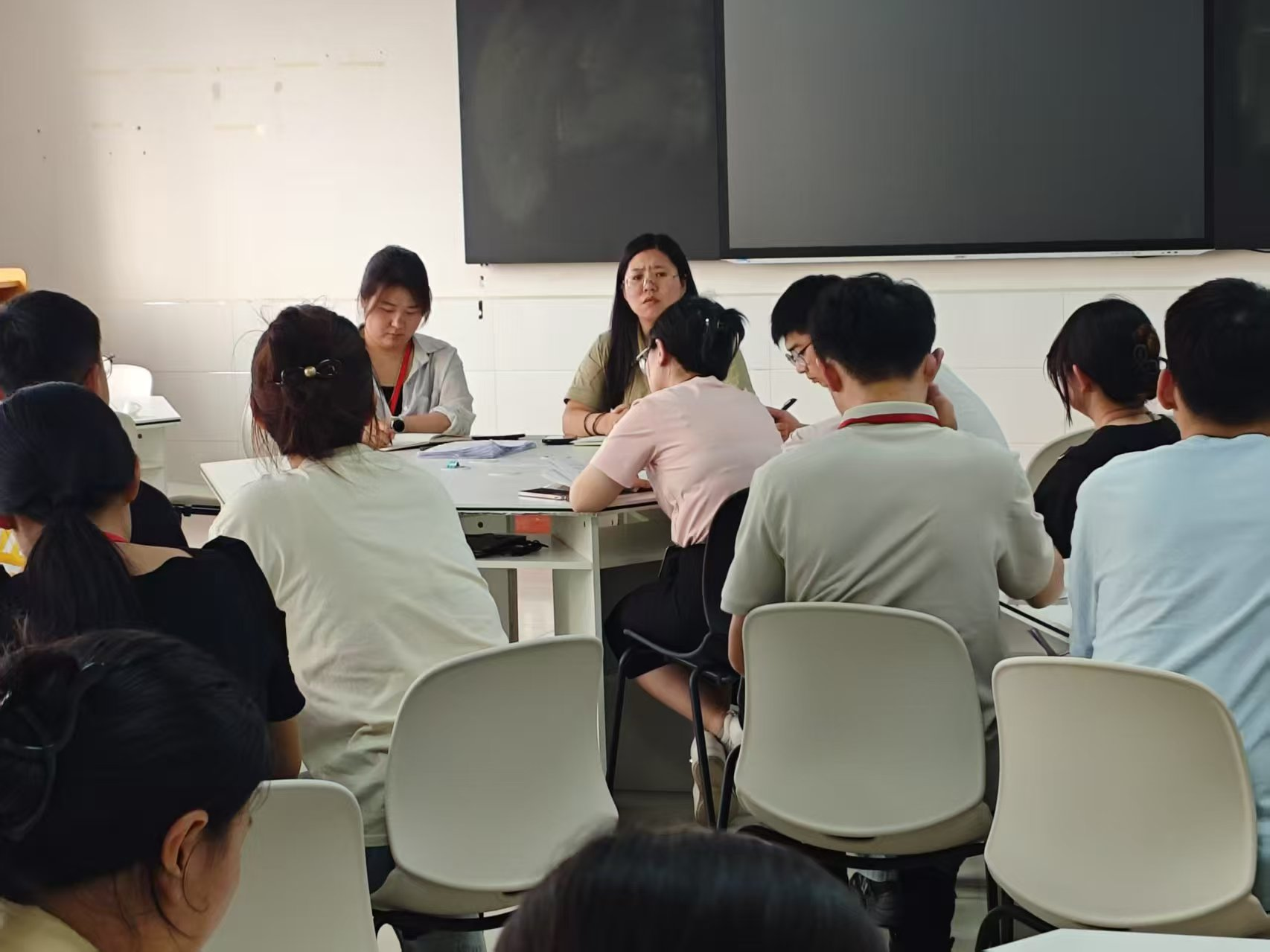 beat365英国官网||教育学院||探研赋能，育心铸才——辅导员培训会