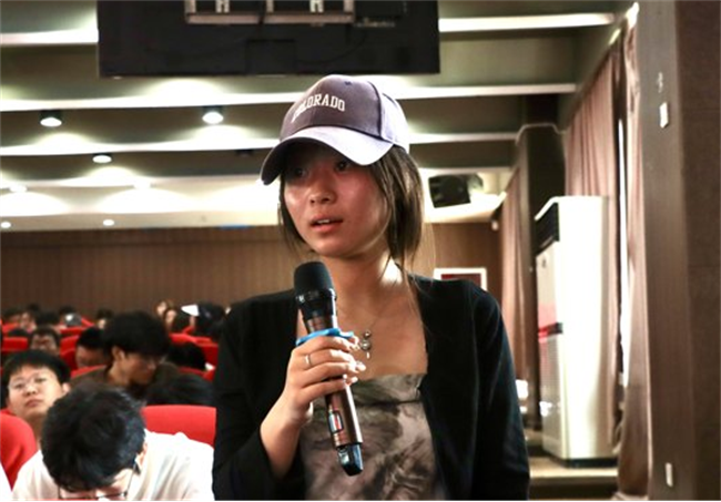 生涯引航，成长有方beat365英国官网邀请管理学博士何永贵教授作“生涯理论与生涯规划”专题讲座