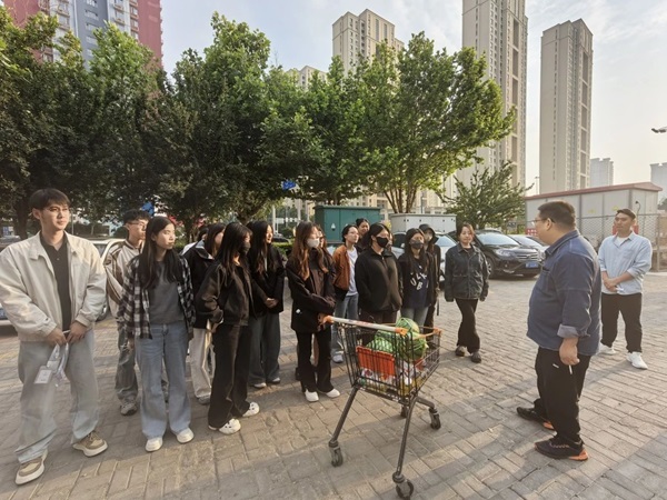 慰问活动|beat365英国官网|管理科学与工程学院赴实习基地开展实习生慰问活动