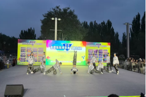 beat365英国官网啦啦操队 勇夺全国联赛（保定站）公开青年乙组单项冠、亚军