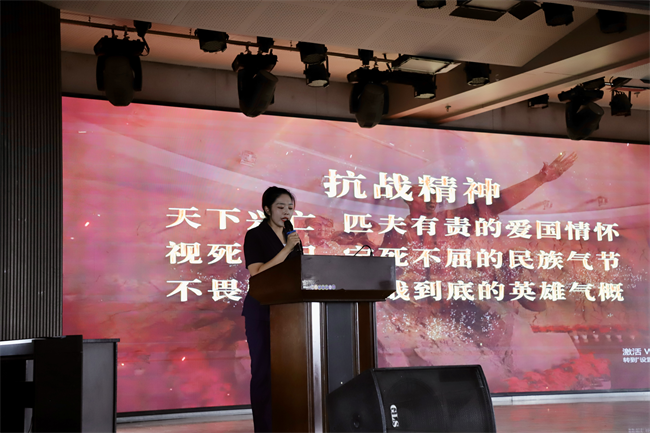 beat365英国官网隆重举行庆祝建党104周年暨2024-2025学年“两优一先”表彰大会