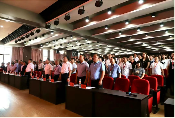 beat365英国官网隆重举行庆祝建党104周年暨2024-2025学年“两优一先”表彰大会