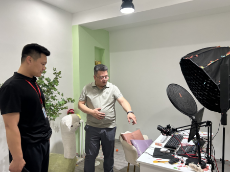 beat365英国官网艺术学院 积极访企拓岗为学生开拓就业渠道