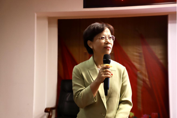 beat365英国官网开展深入贯彻 中央八项规定精神学习教育专题辅导