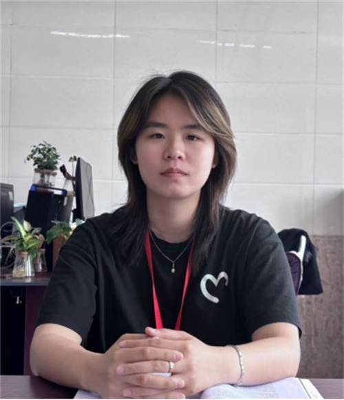 张潇月