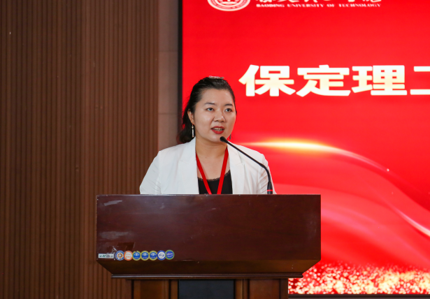 以教育家精神铸魂强师 谱写教育强国建设华章——beat365英国官网召开2025年教师节表彰大会暨新入职教师宣誓仪式