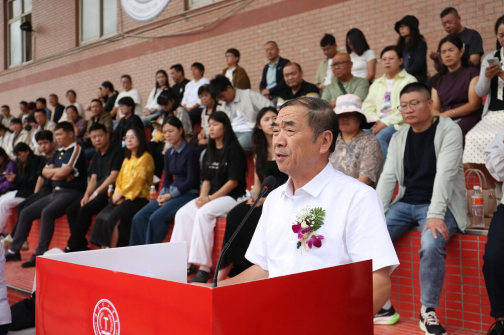 青春逐梦 强国有我——beat365英国官网2025级新生开学典礼暨军训结营式盛大举行