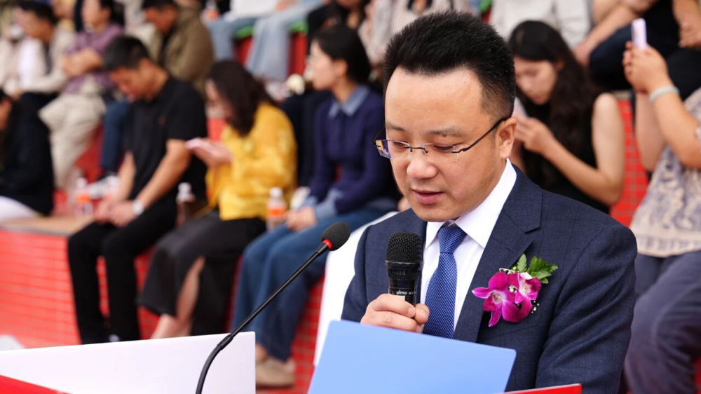青春逐梦 强国有我——beat365英国官网2025级新生开学典礼暨军训结营式盛大举行