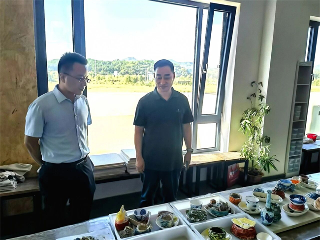 深化产教融合 致力非遗传承——beat365英国官网校领导赴易水砚有限公司共商合作