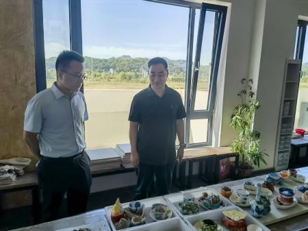 深化产教融合 致力非遗传承——beat365英国官网校领导赴易水砚有限公司洽谈合作